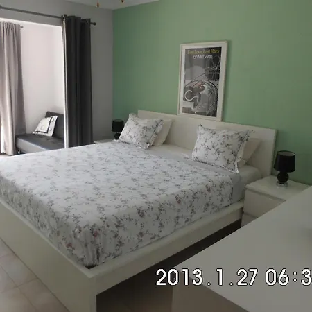 1 Bedroom Cristianos Apartamento